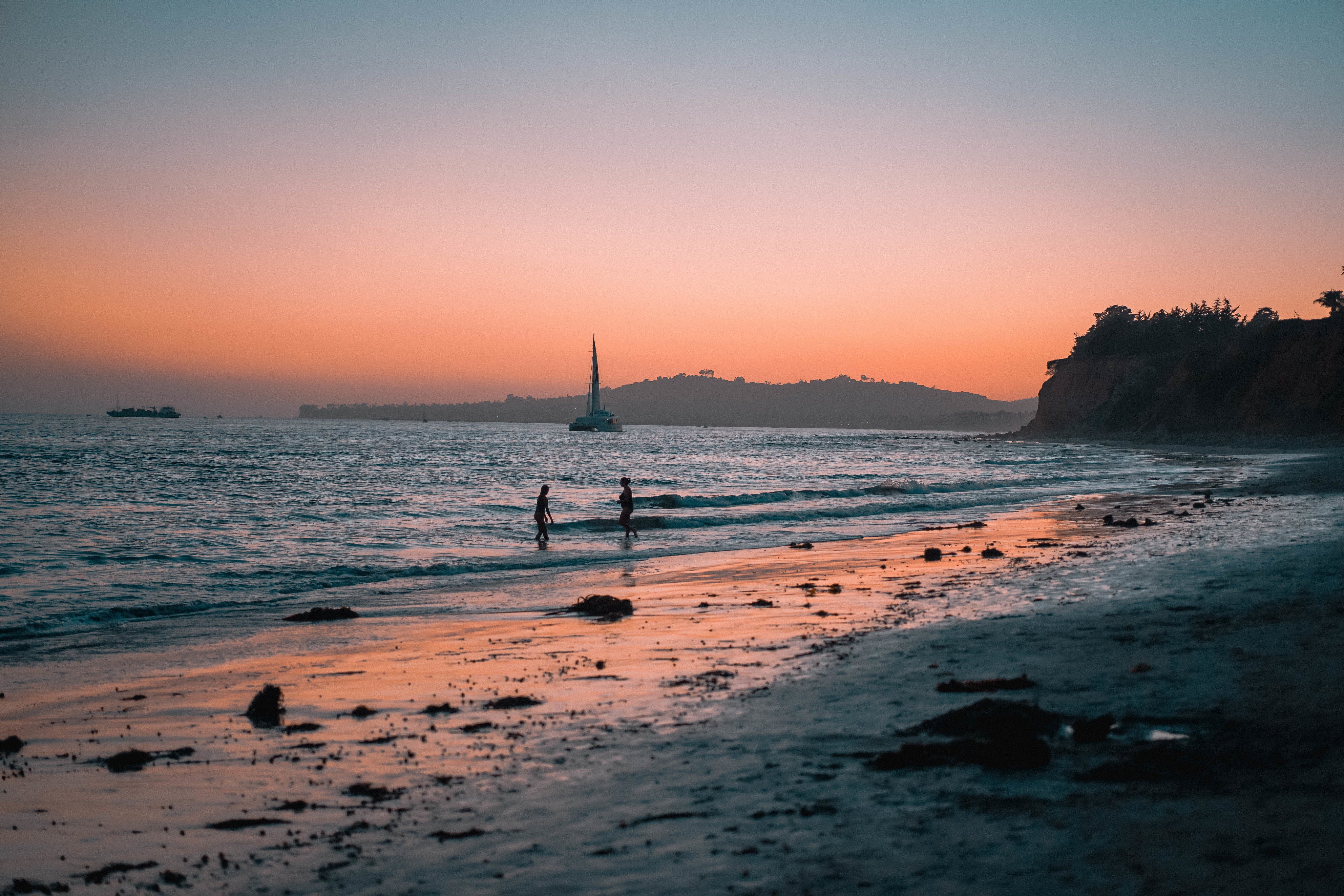 files/women-on-the-beach-at-sunset.jpg